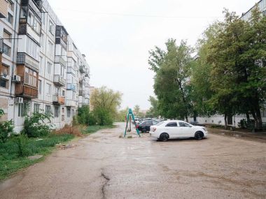 По обращениям горожан в социальных сетях аким области посетил объекты Семея