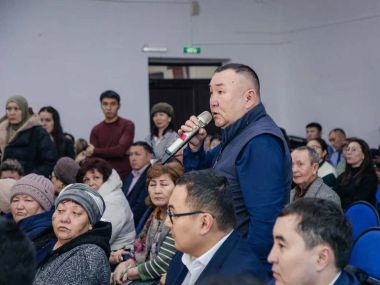 Нурбол Нурсагатов встретился с жителями 70, 71, 72 квартала и Центрального района города