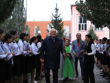 В области Абай объединились потомки Мухтара Ауэзова
