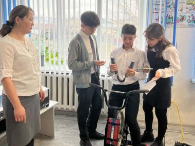 Школьники области Абай представили эко-продукт «Безотходная школа»