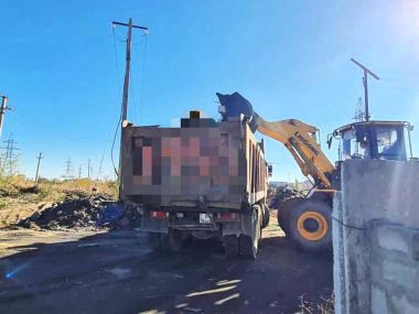 Семейчанина оштрафовали за выброс бытового мусора в неположенном месте
