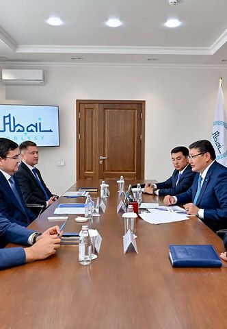 Аким области Абай встретился с председателем Правления АО &laquo;Казпочта&raquo;