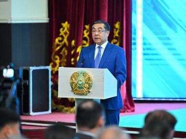 Нурлан Уранхаев провел отчетную встречу с населением Урджарского района