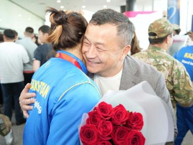В Казахстане с гордостью встретили чемпионов мира – спортсменов МЧС
