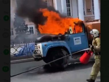 Спасатели МЧС потушили возгорание грузовика