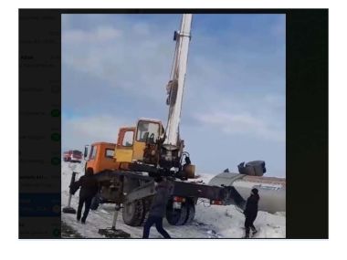 На трассе Омск-Майкапшагай опрокинулся грузовик, перевозивший сжиженный газ