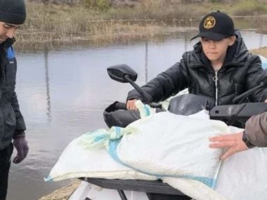 10-летний мальчик помогал взрослым: почему его отца оштрафовали