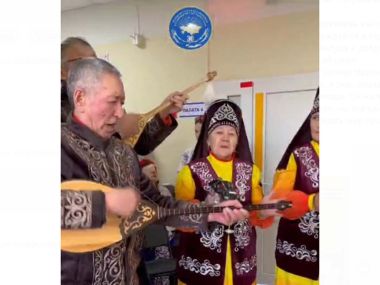 Казахский и русский культурные центры провели благотворительный концерт