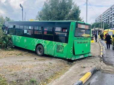 ДТП с автобусом в Семее: есть пострадавшие