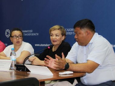 О применении государственного языка в сфере оказания услуг и торговли рассказали предпринимателям ВКО