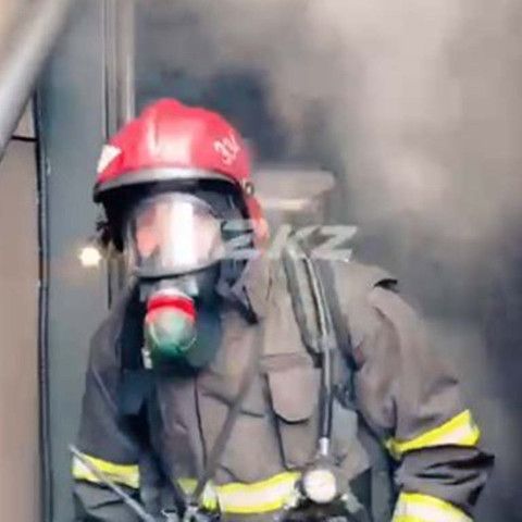 В Семее спасатели ликвидировали пожар в неэксплуатируемом здании и предотвратили возможный взрыв