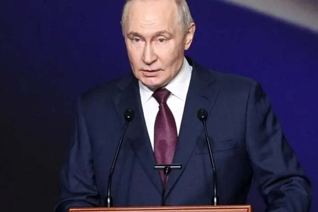 Россия готова возобновить трехсторонние переговоры по Украине, заявил Путин