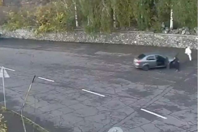 Нетрезвая пассажирка такси повредила чужой автомобиль на 2,5 млн тенге