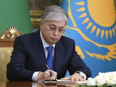Токаев утвердил протокольное старшинство топ-чиновников РК