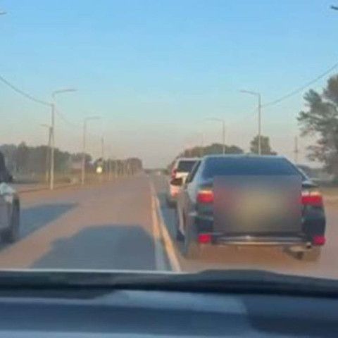 Полицейские пресекли нарушения водителей, допустивших 8 нарушений в составе свадебного кортежа