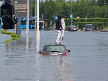 В Астане борются с последствиями сильного ливня