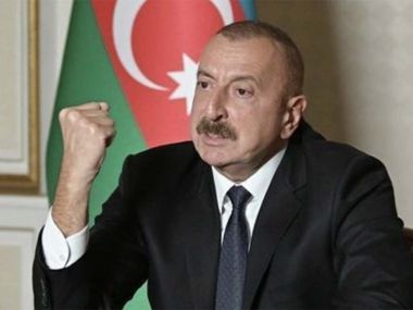 Алиев заявил об обстреле с земли разбившегося близ Актау самолета
