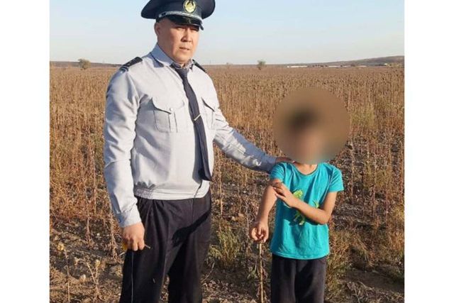 Полиция разыскала пропавшего семилетнего мальчика в области Абай