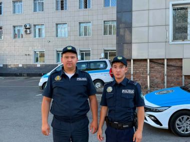Не только протокол: полицейские Усть-Каменогорска предотвратили возможную трагедию на дороге