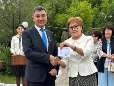 Учителей области наградили нагрудным знаком «Ыбырай Алтынсарин»