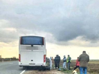 Водителю сломавшегося транзитного автобуса помогли полицейские
