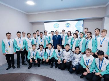 Победителей чемпионатов WorldSkills наградили в области Абай