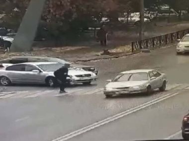 В области Абай штрафуют водителей за не предоставление преимущества пешеходам