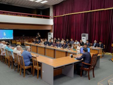 Аким города обсудил с общественностью актуальные вопросы в Семее
