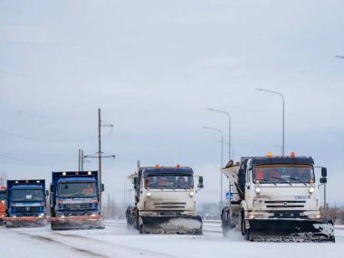 В области Абай очищают дороги от снега