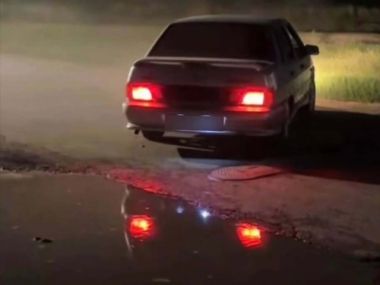 Опасный манёвр на подвесном мосту: полицейские оперативно установили водителя