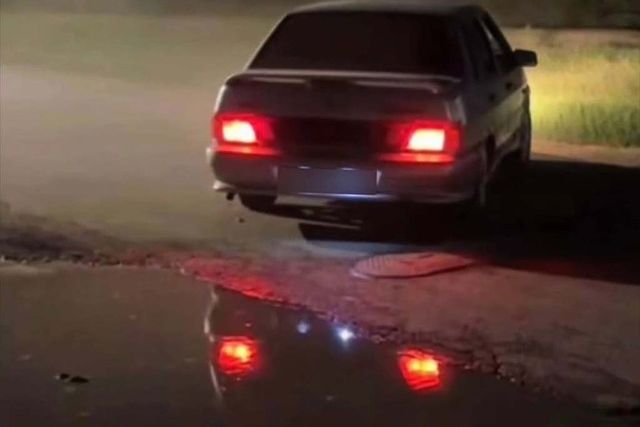 Опасный манёвр на подвесном мосту: полицейские оперативно установили водителя