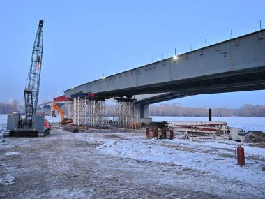 Аким области Абай проверил ход строительства моста в Семее