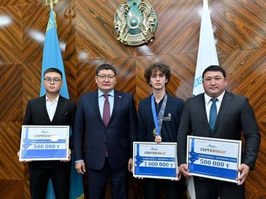 Аким области Абай чествовал призёра чемпионата WorldSkills Shanghai 2026 из Семея