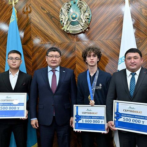 Аким области Абай чествовал призёра чемпионата WorldSkills Shanghai 2026 из Семея