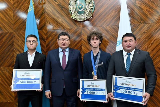Аким области Абай чествовал призёра чемпионата WorldSkills Shanghai 2026 из Семея