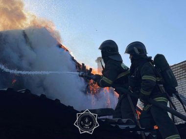 Сотрудники МЧС не допустили распространения огня