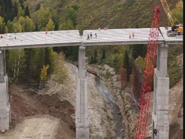 Завершено строительство одного из самых высоких мостов Восточного Казахстана