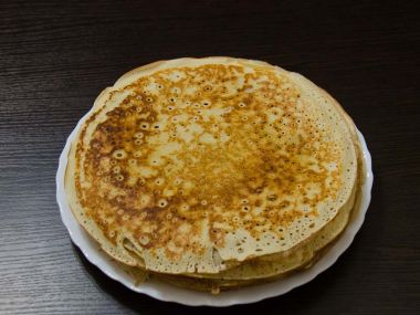 Тонкие блины на молоке на Масленицу