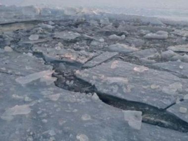 Девушка провалилась под лед при попытке сделать селфи на Иртыше