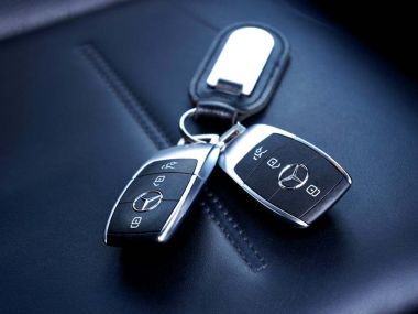 Чужой автомобиль продал работник автомойки