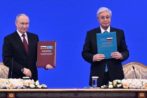 Токаев и Путин приняли совместное заявление о семи основах дружбы и добрососедства народов