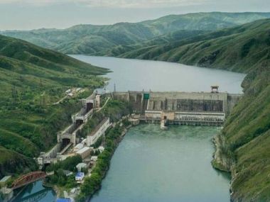 Водохранилища страны сбрасывают воду для пропуска паводков