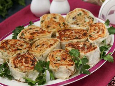 Картофельно-грибные рулетики из лаваша