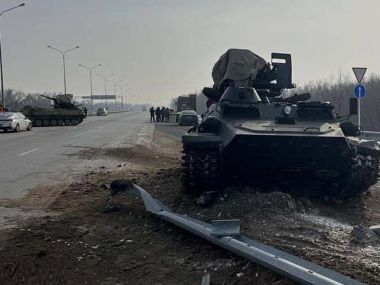 «КазАвтоЖол» подтвердил падение военной техники с трала на трассе Алматы – Усть-Каменогорск